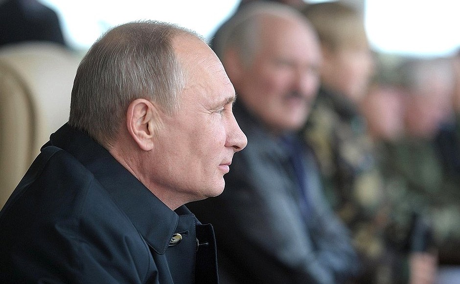 На полигоне Гожский во время завершающего этапа российско-белорусских стратегических учений «Запад-2013».