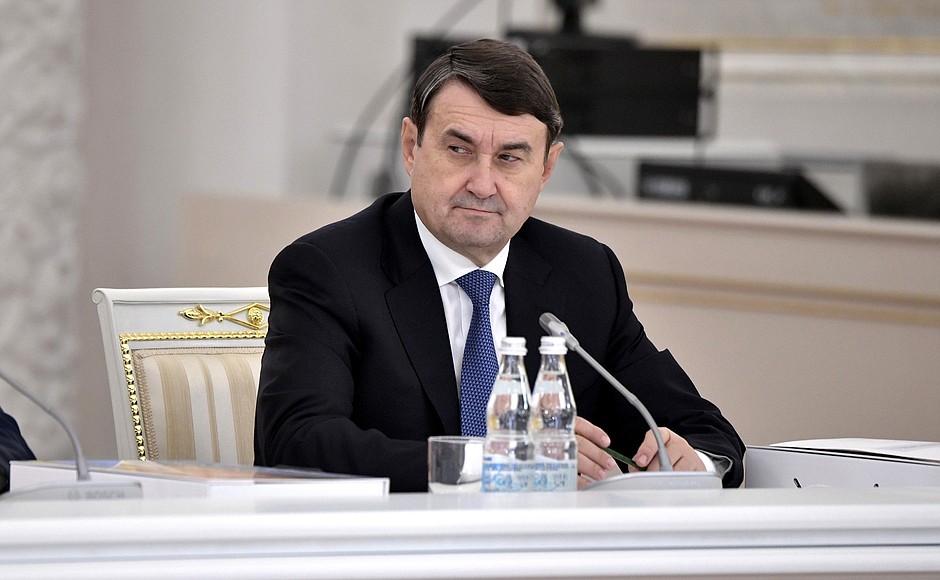 Aide to the President Igor Levitin at the meeting of the State Council.