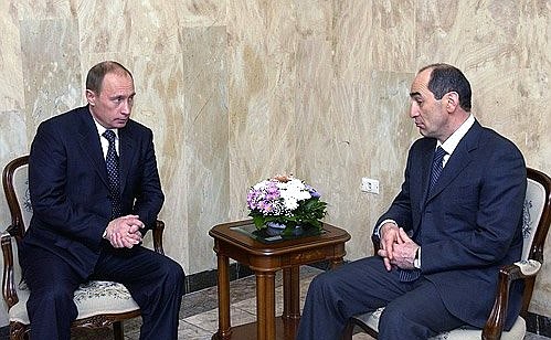 Working meeting with Armenian President Robert Kocharian.