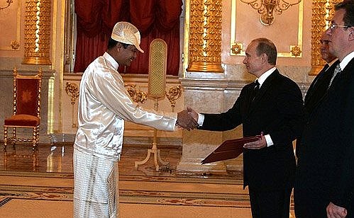 The Union of Myanmar\'s ambassador to Russia, Min Tein, gave the President a letter of credentials.
