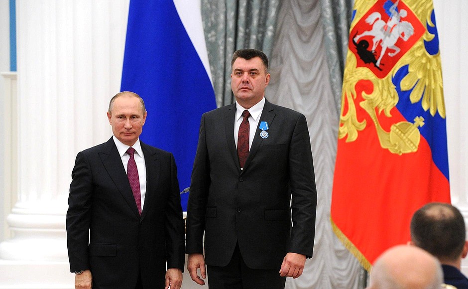 Presentation of state decorations. Sergei Belousov, oil and gas production operator at LUKOIL–West Siberia, is awarded the Order of Honour.