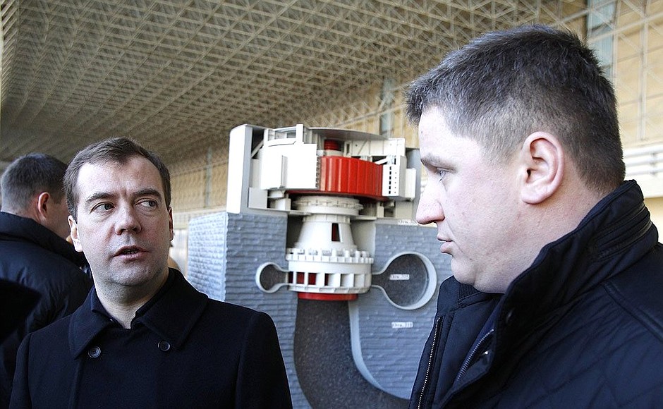 Visiting the Sayano-Shushenskaya Hydroelectric Station. With RusHydro CEO Yevgeny Dod.