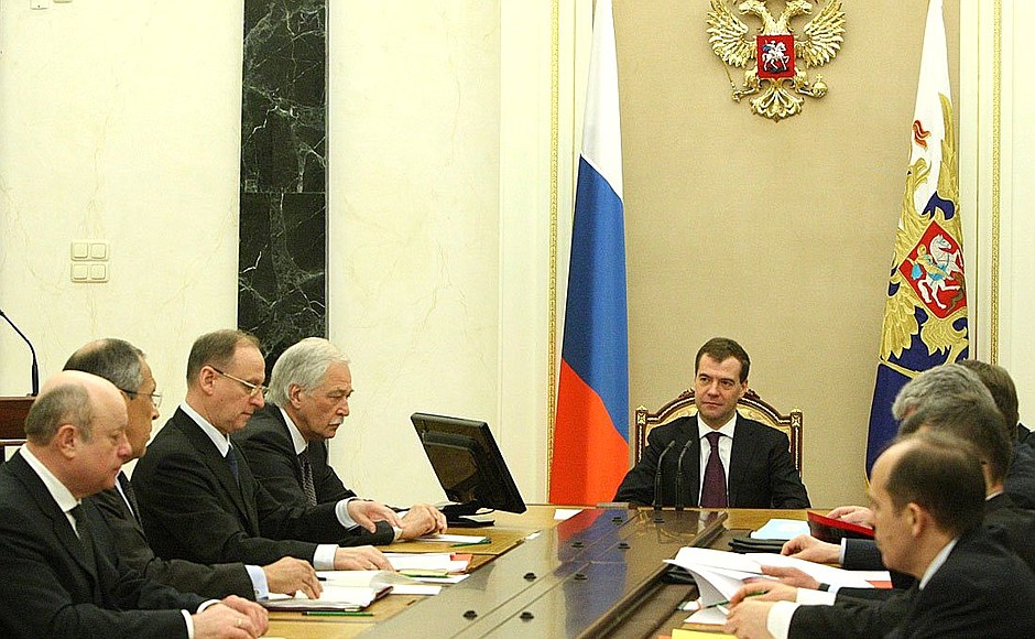 На совещании с постоянными членами Совета Безопасности.