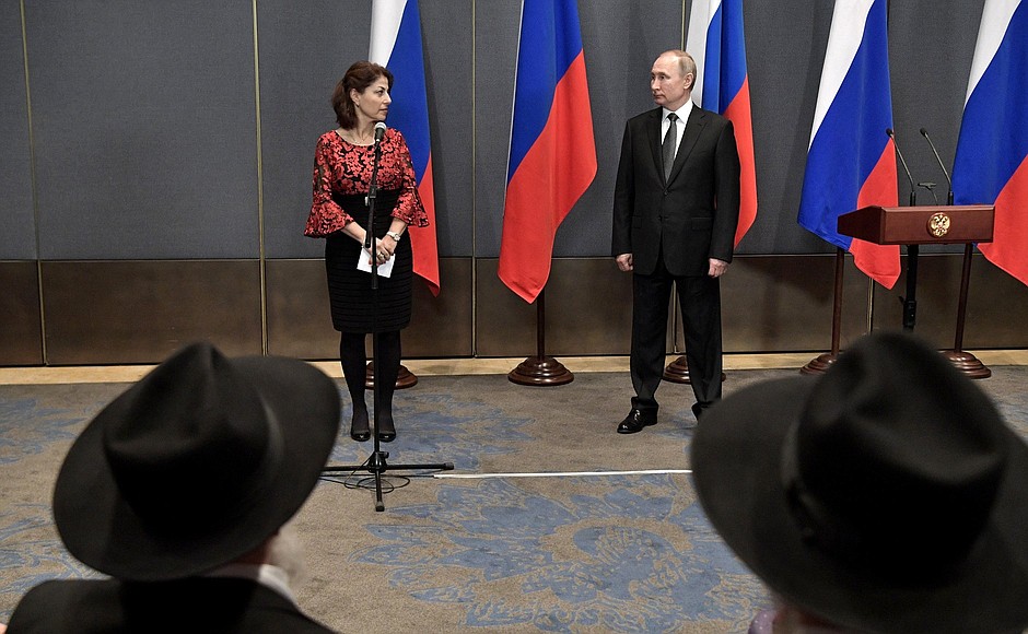 Vladimir Putin presented the Order of Courage to Nitza Shacham, the great-niece of Leon Feldhendler, hero of the uprising at the Sobibor death camp.