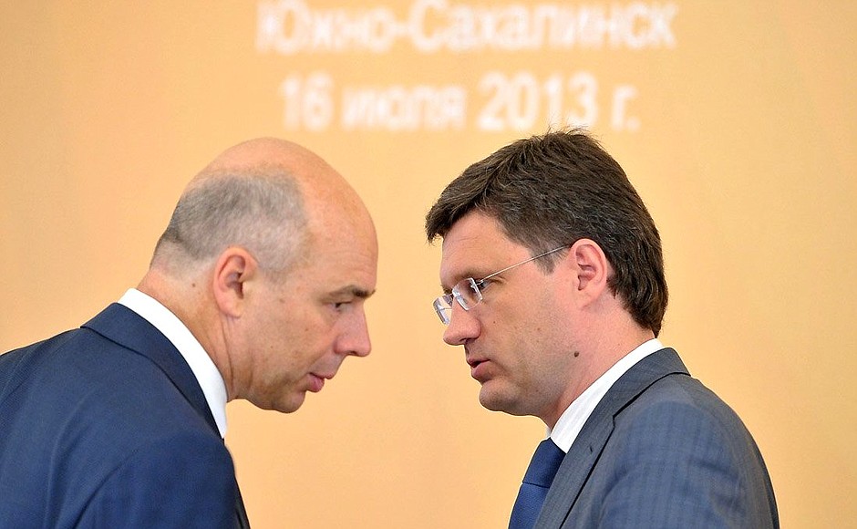 Before the meeting on the development of the Sakhalin Region. Finance Minister Anton Siluanov (left) and Energy Minister Alexander Novak.