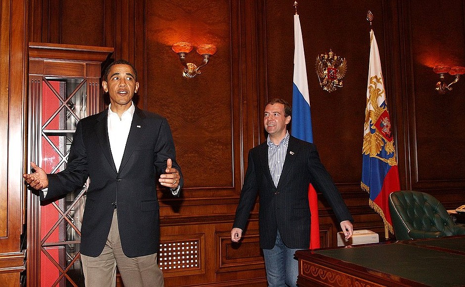 С Президентом США Бараком Обамой в рабочем кабинете.