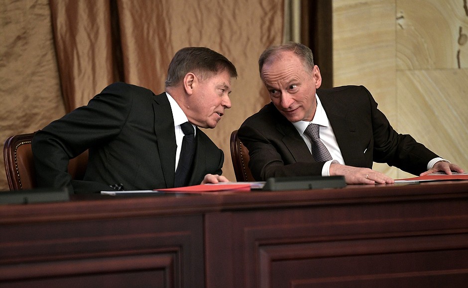 Supreme Court President Vyacheslav Lebedev (left) and Secretary of the Security Council Nikolai Patrushev at a meeting of the Federal Security Service Board.