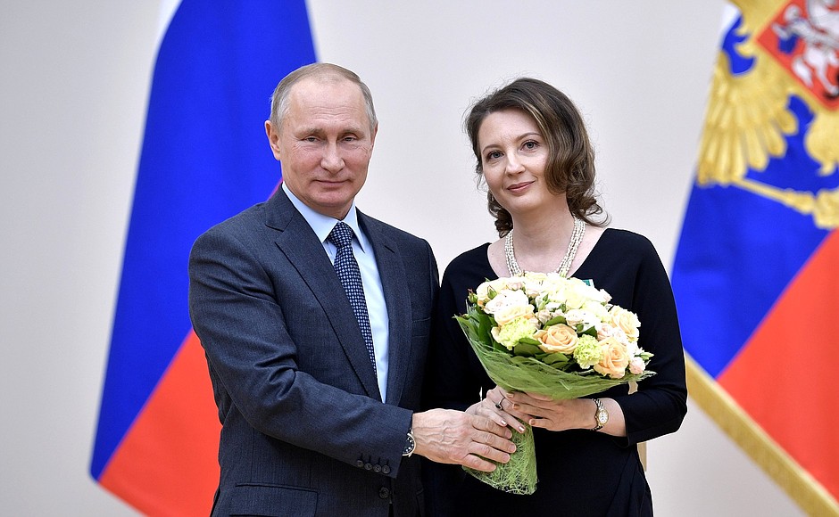 At the presentation of state awards to Rostec personnel. Rostec Director of Internal Audits Natalia Smirnova was awarded the Order of Friendship.
