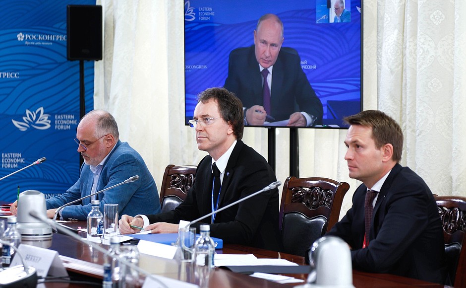 During a meeting with Eastern Economic Forum moderators (via videoconference). From left to right: Director of the Engineering Centre for High Complexity Rapid Industrial Prototyping at National University of Science and Technology MISiS Vladimir Pirozhkov, Chairman of the Board of Directors of Bamtonnelstroy-Most Ruslan Baisarov, Rector of Far Eastern Federal University Boris Korobets.