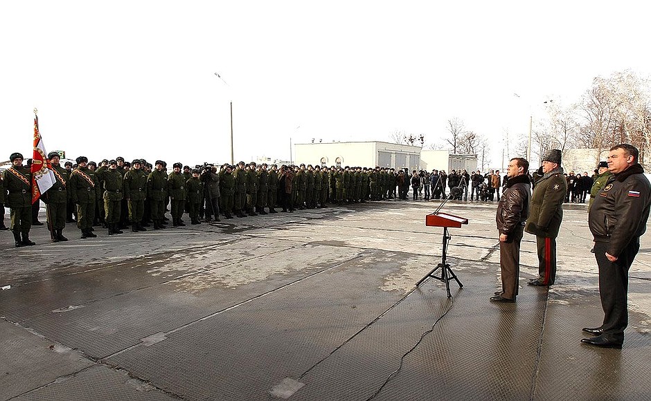 Церемония, посвящённая заступлению 626-го ракетного полка на боевое дежурство.