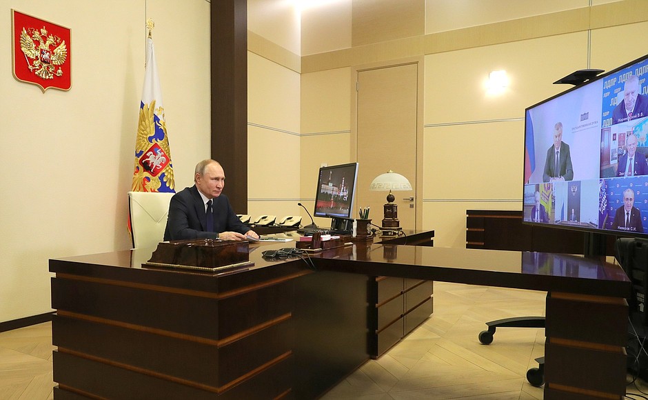 Meeting with State Duma party faction leaders (via videoconference).