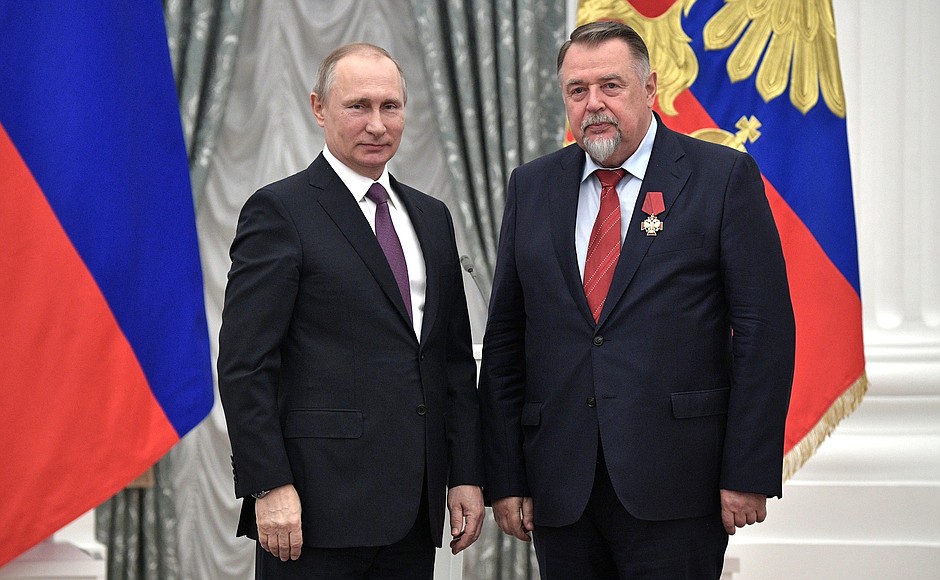 At a ceremony presenting state decorations. Yury Shevchenko, President of the Pirogov National Medical and Surgical Centre, was awarded the Order for Services to the Fatherland IV degree.