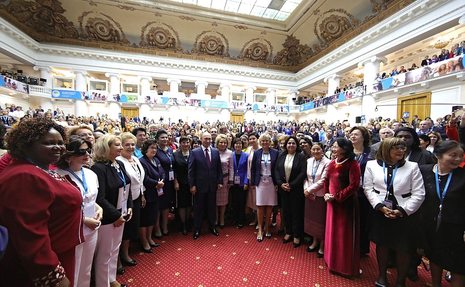 With participants of the plenary session of the Second Eurasian Women’s Forum.