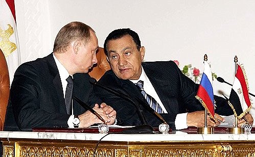 На совместной пресс-конференции с Президентом Египта Хосни Мубараком.