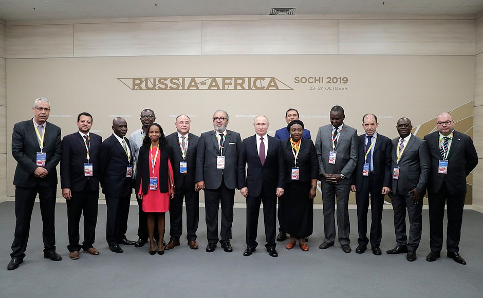 Participants in the meeting with heads of major African news agencies.