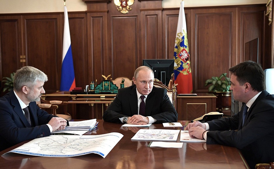 С Министром транспорта Евгением Дитрихом (слева) и губернатором Московской области Андреем Воробьёвым.