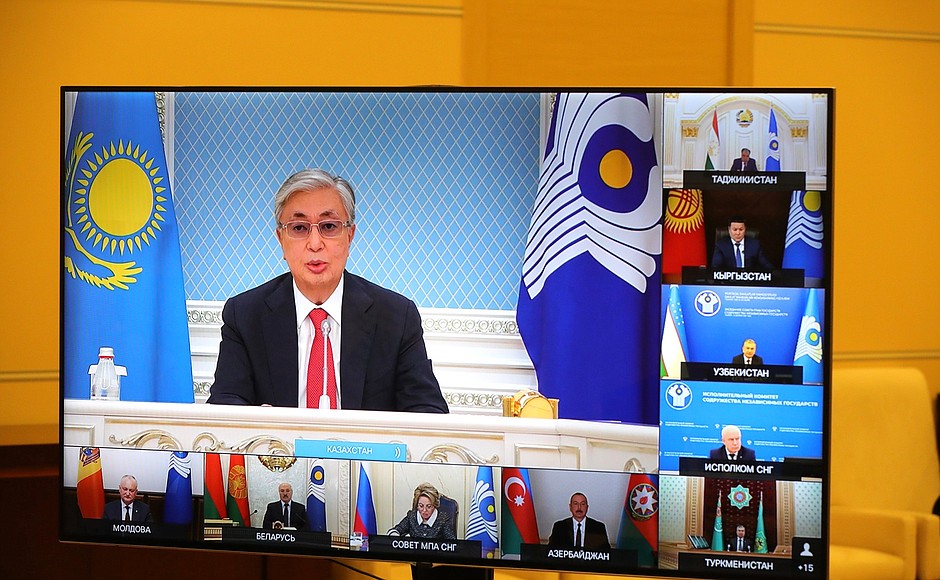 Участники заседания Совета глав государств Содружества Независимых Государств (в режиме видеоконференции).