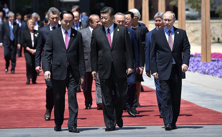 With President of the People's Republic of China Xi Jinping (centre) and President of Vietnam Tran Dai Quang.