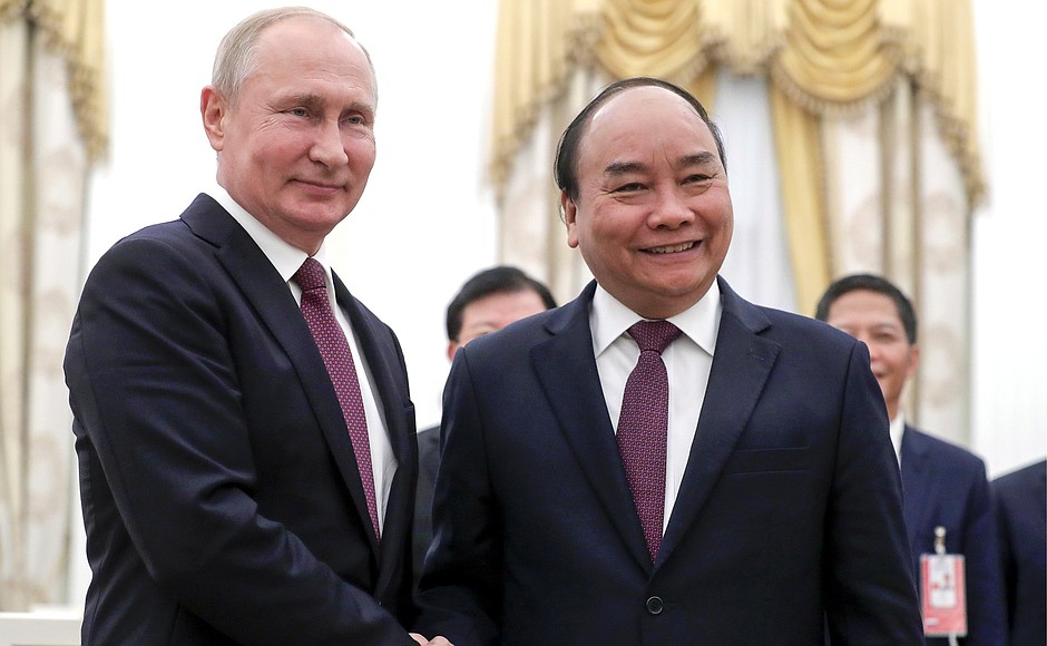 With Prime Minister of Vietnam Nguyen Xuan Phuc.