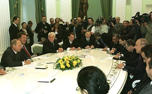 Российско-азербайджанские переговоры в расширенном составе.
