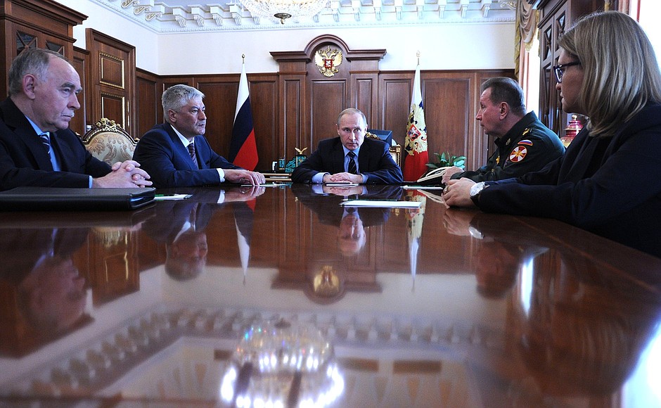 Meeting with Director of the Federal Drug Control Service Viktor Ivanov, Interior Minister Vladimir Kolokoltsev, Interior Ministry Troops Commander Viktor Zolotov and First Deputy Director of the Federal Migration Service Yekaterina Yegorova (left to right).