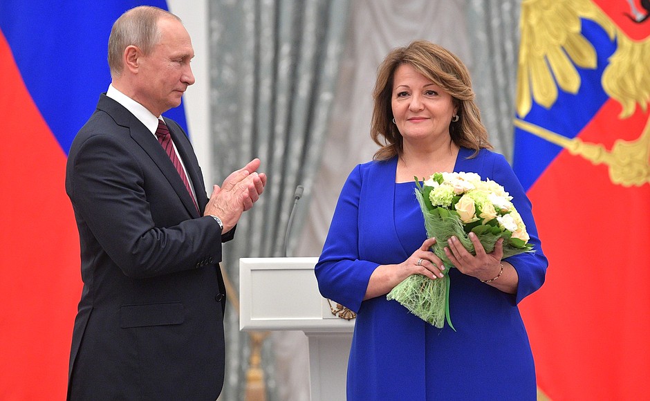 At the ceremony for presenting state decorations. Chief doctor of Moscow’s outpatient clinic No.5 Karine Petrosyan was conferred the title Merited Healthcare Worker of the Russian Federation.