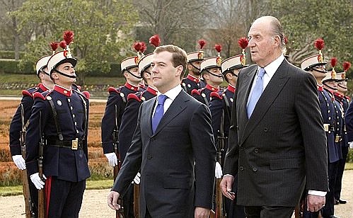 Official welcome ceremony. With King of Spain Juan Carlos I.