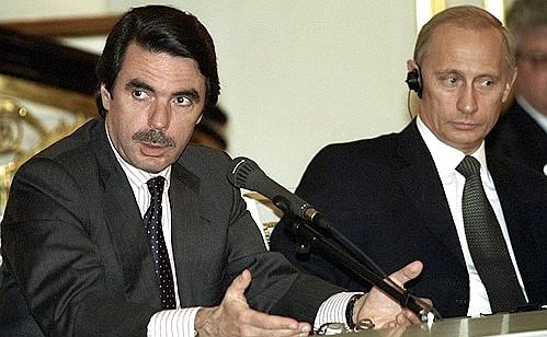 With Spanish Prime Minister and current President of the European Union Jose Maria Aznar at a joint news conference.