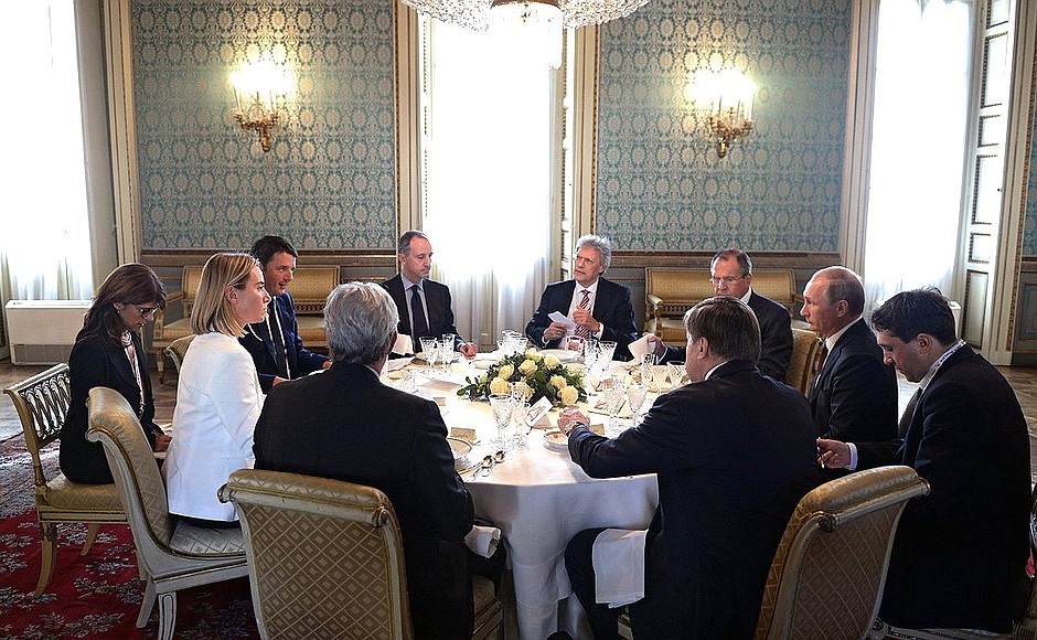 Meeting with Italian Prime Minister Matteo Renzi in working lunch format.