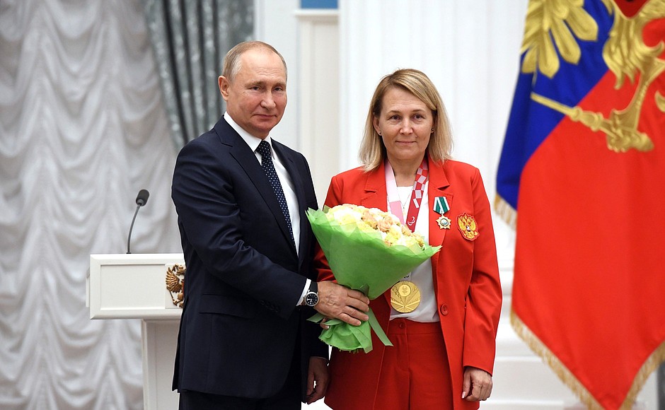 Presenting state decorations to winners of the 2020 Summer Paralympic Games in Tokyo. Yelena Prokofyeva, table tennis champion of the Paralympics, receives the Order of Friendship.