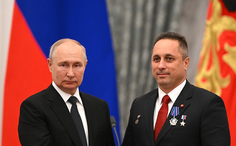 Ceremony for presenting state decorations. Deputy Head of the Department of Gagarin Research and Test Cosmonaut Training Centre Anton Shkaplerov awarded the Order of Gagarin.