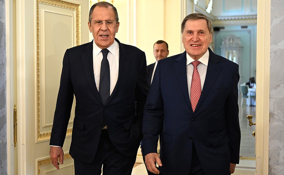 Minister of Foreign Affairs Sergei Lavrov (left) and Presidential Aide Yury Ushakov before the meeting with heads of delegations of African states.
