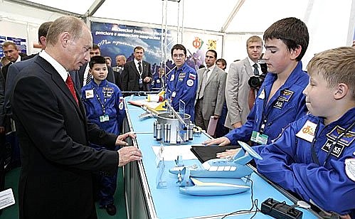 M. GROMOV FLIGHT RESEARCH INSTITUTE, ZHUKOVSKY AIR BASE, MOSCOW REGION. 8th International Aviation and Space Salon MAKS-2007. At the children\'s stand with an exhibition of model airplanes made by children.