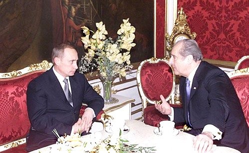 Vladimir Putin with Austrian President Thomas Klestil.