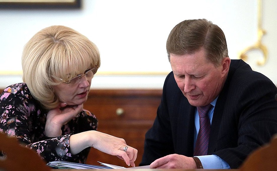 Before the meeting with the Government. Chief of Staff of the Presidential Executive Office Sergei Ivanov and Chairwoman of the Accounts Chamber Tatyana Golikova.