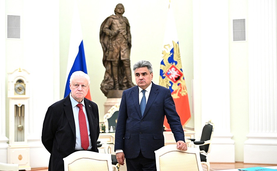 Ahead of the meeting with leaders of parliamentary groups. Head of the A Just Russia – For the Truth parliamentary group Sergei Mironov, left, and head of the New People parliamentary group Alexei Nechayev.