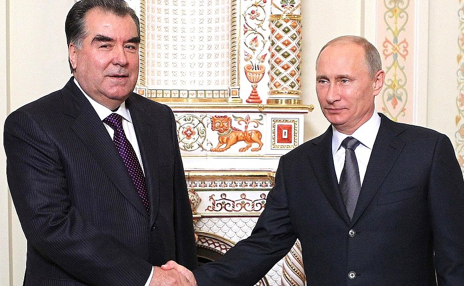 С Президентом Таджикистана Эмомали Рахмоном.