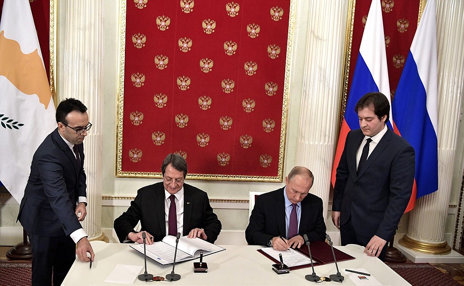 Vladimir Putin and President of the Republic of Cyprus Nicos Anastasiades sign a Joint Programme of Action for 2018–2020.