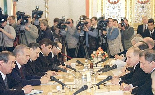 Russian-Uzbek expanded talks.