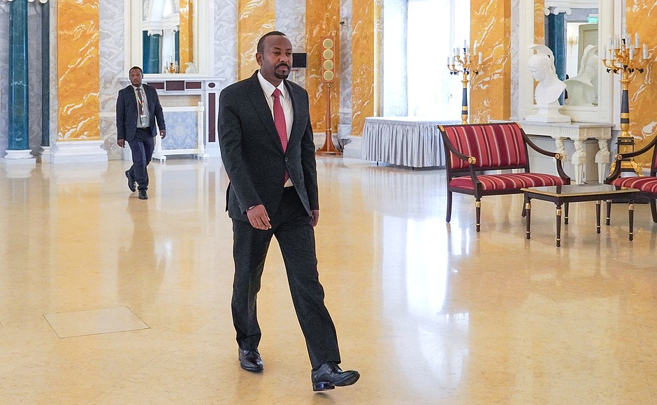 Премьер-министр Эфиопии Абий Ахмед перед началом российско-эфиопских переговоров.