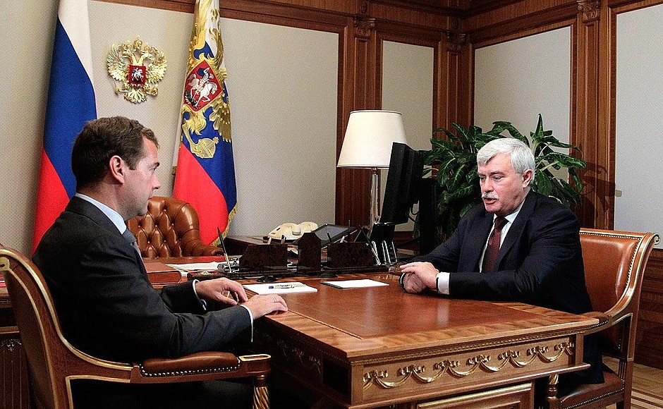 С полномочным представителем Президента в Центральном федеральном округе Георгием Полтавченко.