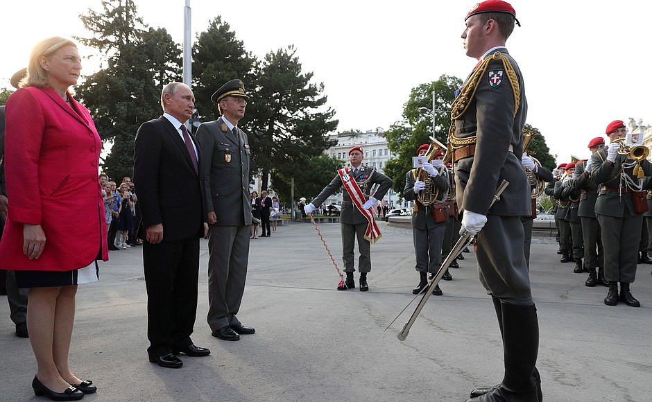 Wreath-laying ceremony at the monument to Soviet liberators.