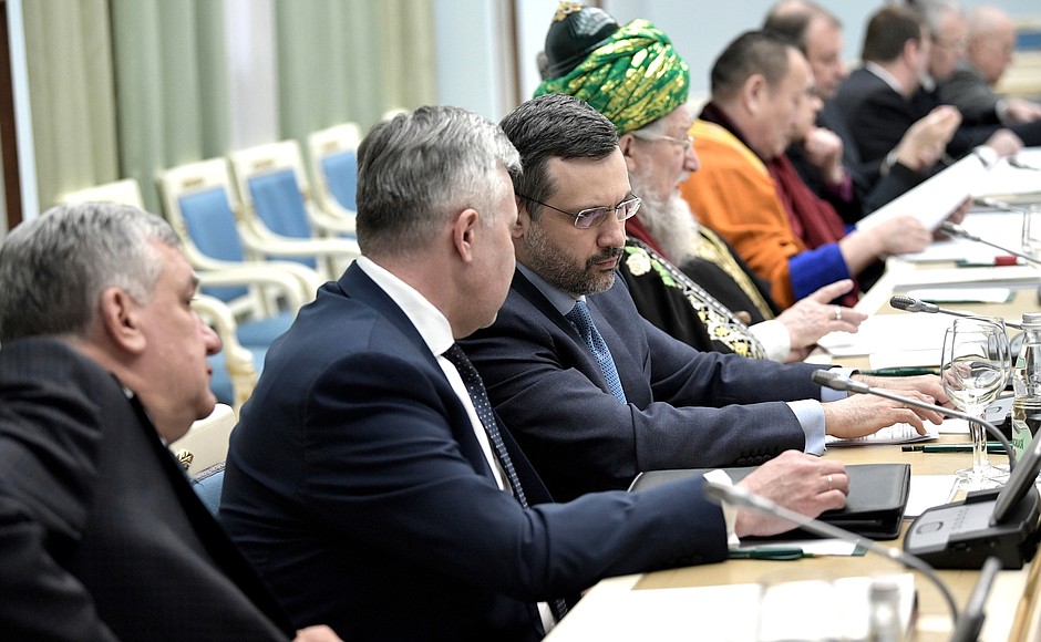 Руководитель Администрации Президента Антон Вайно провёл очередное заседание Совета по взаимодействию с религиозными объединениями.