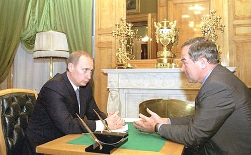 С губернатором Приморского края Евгением Наздратенко.