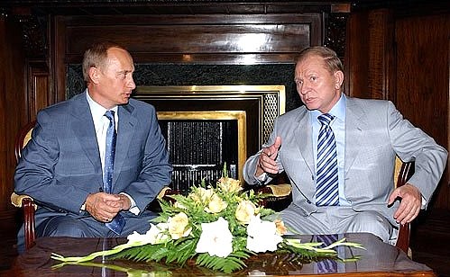 Meeting with Ukrainian President Leonid Kuchma.