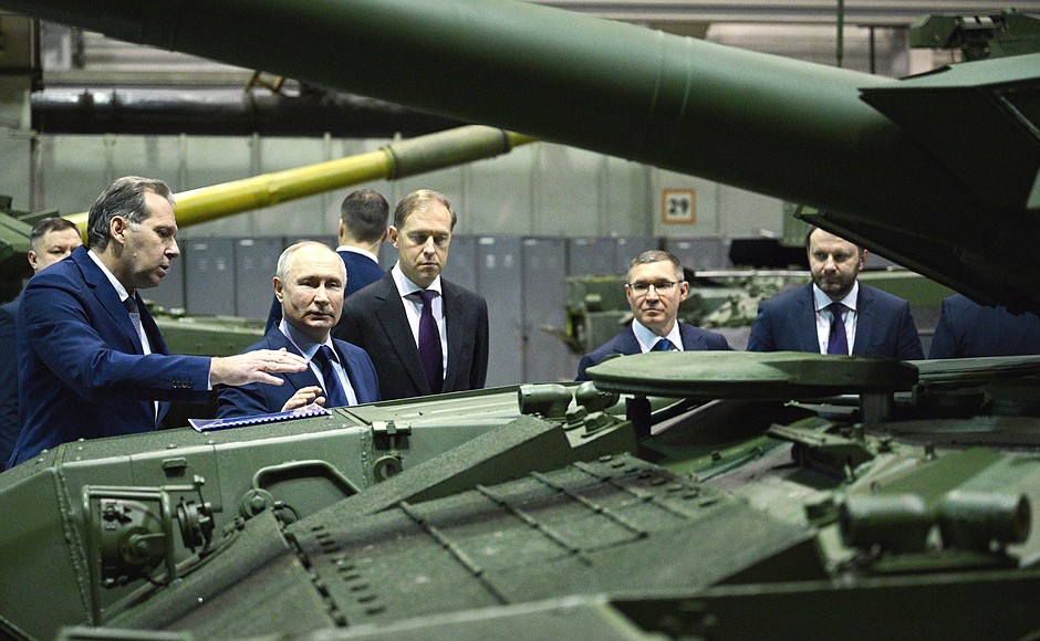 During a visit to the Uralvagonzavod Research and Production Corporation. From left to right: Deputy Prime Minister – Minister of Industry and Trade Denis Manturov, Presidential Plenipotentiary Envoy to the Urals Federal District Vladimir Yakushev, Uralvagonzavod Director General Alexander Potapov and Aide to the President Maxim Oreshkin.