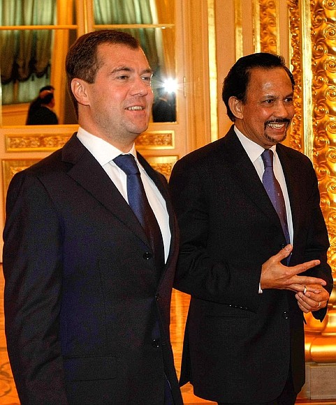 С Султаном государства Бруней-Даруссалам Хассаналом Болкиахом.