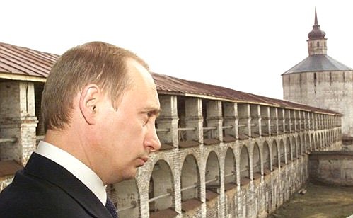 Во время осмотра Кирилло-Белозерского монастыря.