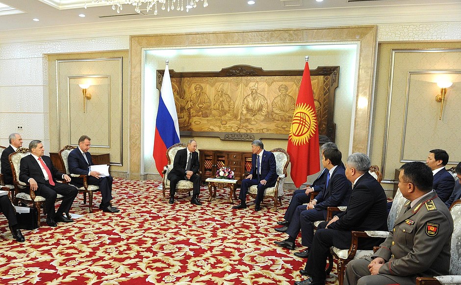 Встреча с Президентом Киргизии Алмазбеком Атамбаевым.