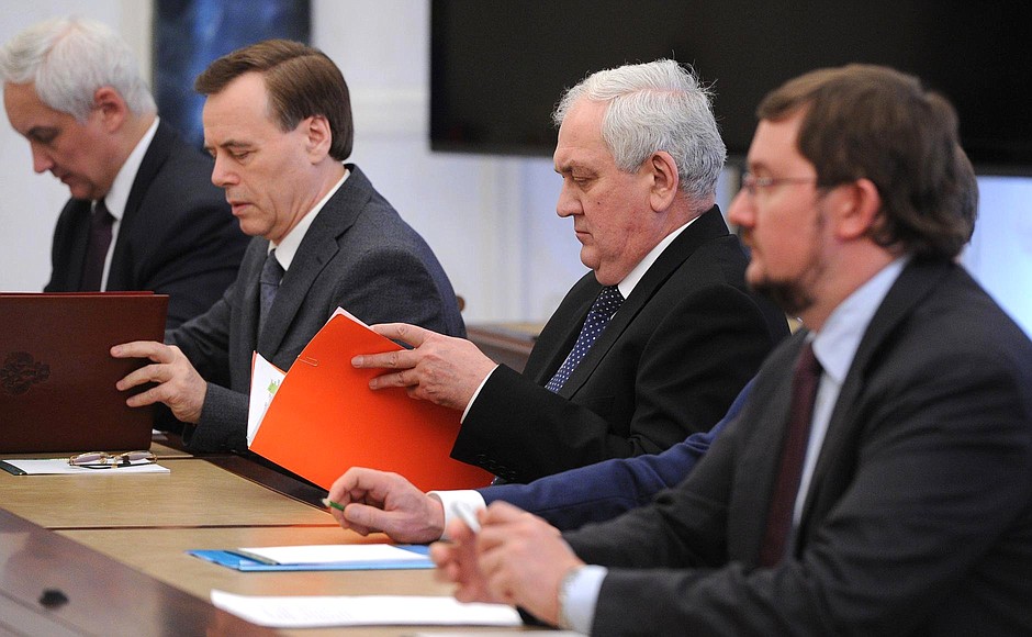 At a meeting of the Working Group to Monitor and Analyse Law Enforcement Practice in Entrepreneurial Activity. From left to right: Presidential Aide Andrei Belousov, First Deputy Prosecutor General Alexander Buksman, First Deputy Director of the Federal Security Service Sergei Smirnov, and President of the Chamber of Commerce and Industry Sergei Katyrin.
